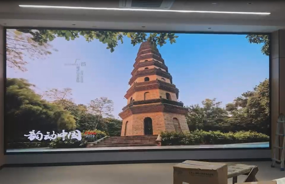 What impact does smog have on outdoor LED displays?